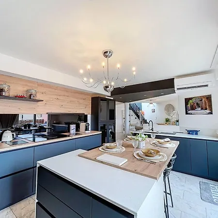Apartman Luxueux Avec Jacuzzi Et Terrasses A Deux Pas De La Plage - Fr-1-719-29 Calvi